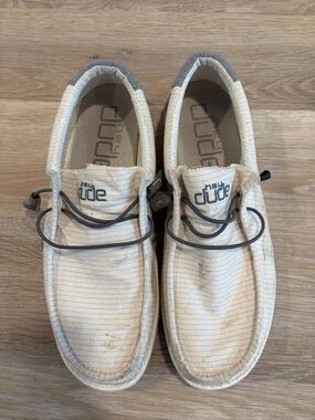 Hey Dude Men’s Cream Canvas Lace-Up Slip-Ons with Gray Accents